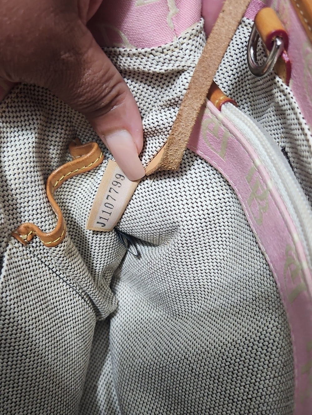 Dooney &Bourke Y2K Vintage Signature Momogram Pink Monogram Tote with Tan Trim - Picture 9 of 10